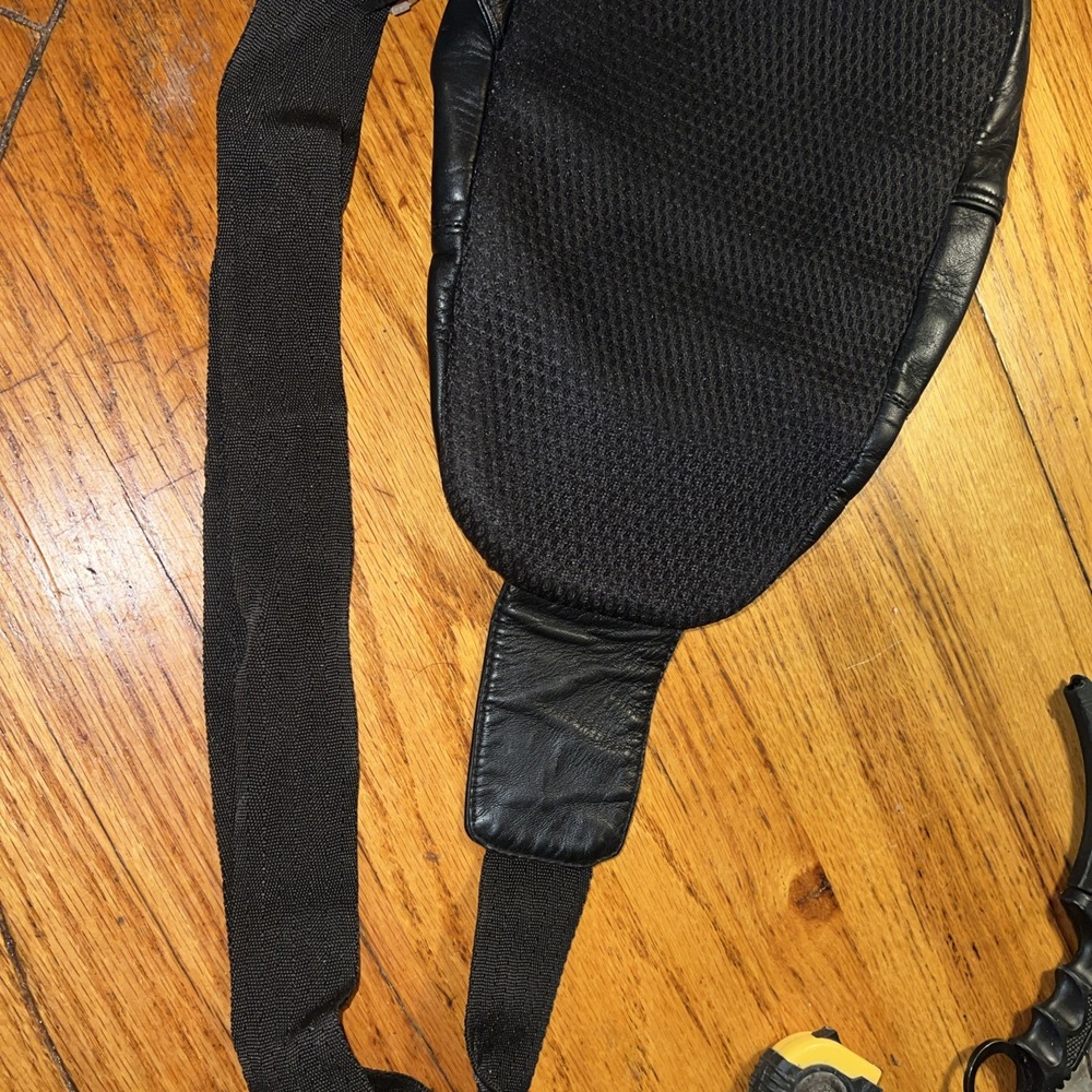 Montauk leather club men's crossbody bag black P03 - Picture 5 of 6